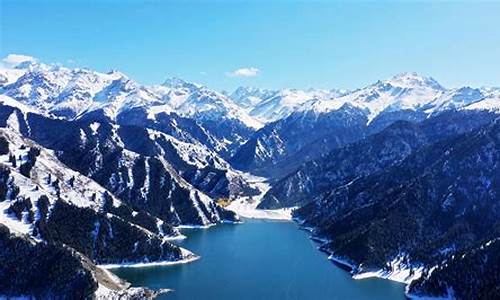 天山天池风景区_新疆天山天池风景区